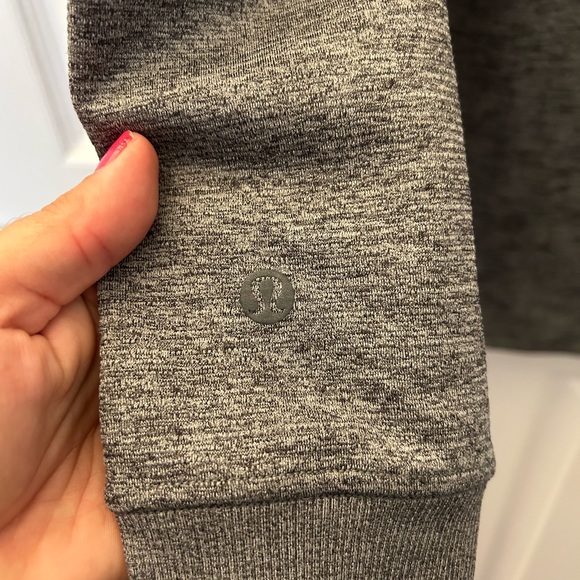 Lululemon Textured Tech Hoodie sz M - Picture 6 of 9
